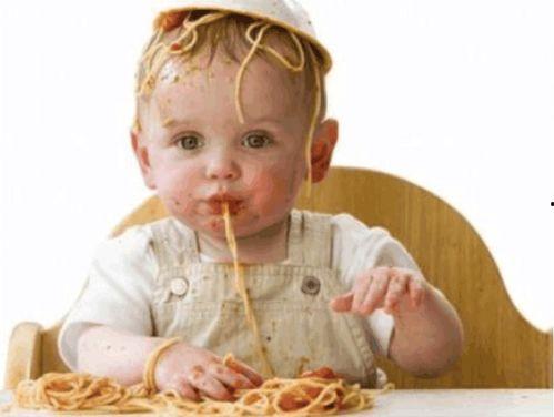 哈尔滨小孩吃瓜事件视频,意外走红引发社会关注