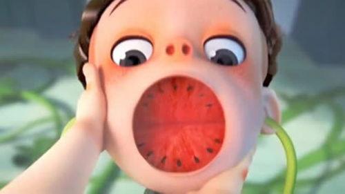 孩子吃瓜半夜吐了,孩子吃瓜不慎半夜吐糟