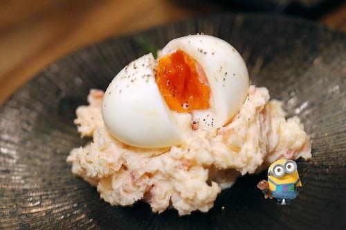 西安街头吃瓜,市民共享夏日清凉时光