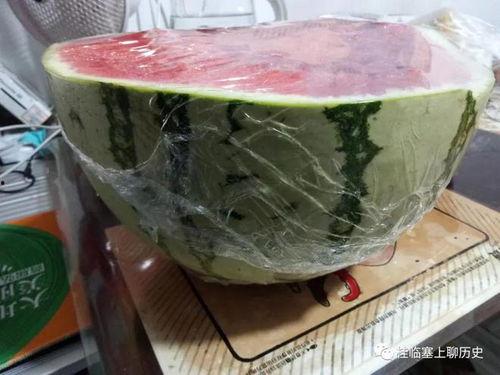 宁夏银川吃瓜,瓜果飘香，品味夏日甜蜜时光